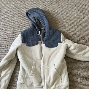 Woman’s sweatshirts